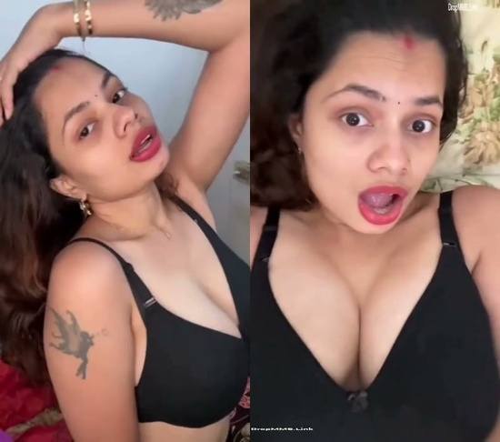 Beautiful-hot-hindi-bhabi-pron-big-boob-nude-live-HD.jpg